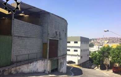 Imagem: O depósito possui 950m² de Área e está localizado em Jardim