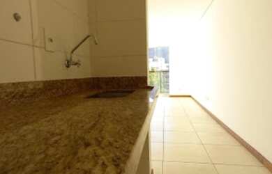 Imagem: O apartamento possui 1 Dormitório, 1 Banheiro, 33m² de Área