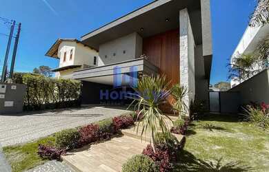 Imagem 1: Sobrado à venda no Jardins Madri com 4 suítes em Goiânia GO