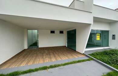 Imagem: A casa em condomínio possui 3 Dormitórios, 4 Banheiros, 2