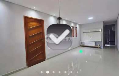 Imagem: A casa possui 2 Dormitórios, 1 Banheiro, 1 Vaga na garagem