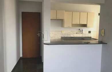 Imagem: O apartamento possui 1 Dormitório, 1 Banheiro, 1 Vaga na garagem