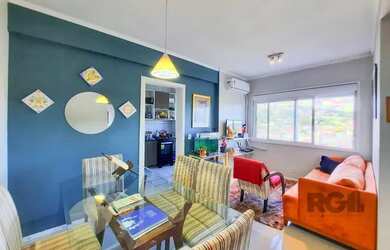 Imagem: O apartamento possui 2 Dormitórios, 1 Banheiro, 1 Vaga na garagem