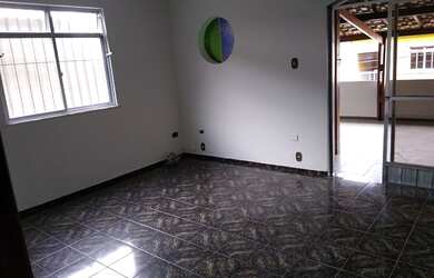 Imagem 13: Casa 3/4. Varanda, 2 Vagas na garageme3 Dormitórios