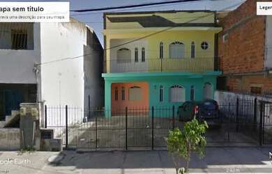 Imagem: A casa possui 3 Dormitórios, 4 Banheiros, 1 Vaga na garagem