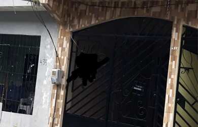 Imagem: A casa possui 3 Dormitórios, 2 Banheiros e está localizado