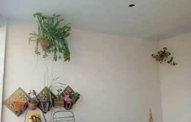 Imagem: A casa possui 2 Dormitórios, 1 Banheiro, 2 Vagas na garagem