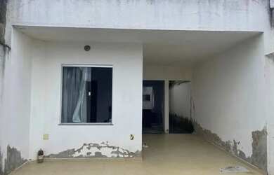 Imagem: A casa possui 2 Dormitórios, 1 Banheiro e está localizado