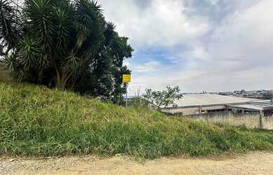 Imagem: O terreno possui 588m² de Área e está localizado em Guarani