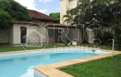 Imagem: A casa em condomínio possui 3 Dormitórios, 2 Banheiros, 5