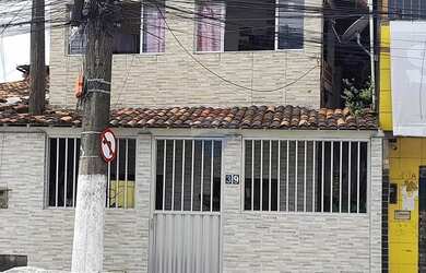 Imagem: A casa possui 3 Dormitórios, 2 Banheiros, 110m² de Área e