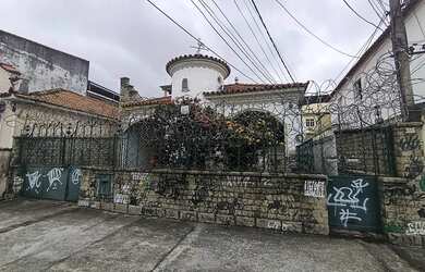 Imagem: A casa possui 3 Dormitórios, 2 Banheiros, 75m² de Área e