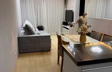 Imagem: O apartamento possui 2 Dormitórios, 1 Banheiro, 1 Vaga na garagem