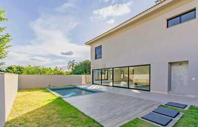 Imagem: A casa em condomínio possui 3 Dormitórios, 5 Banheiros, 4