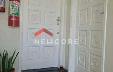 Imagem: O apartamento possui 3 Dormitórios, 1 Banheiro, 2 Vagas na