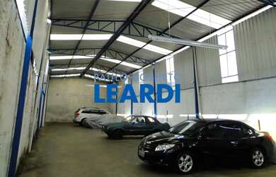 Imagem: O depósito possui 400m² de Área e está localizado em Vila