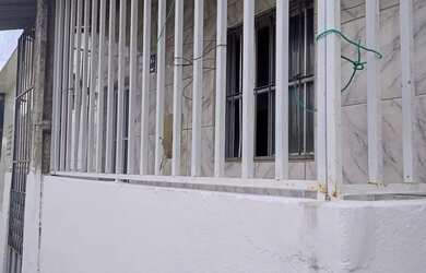 Imagem: A casa possui 1 Dormitório, 1 Banheiro e está localizado