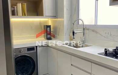 Imagem: O apartamento possui 2 Dormitórios, 1 Banheiro, 1 Vaga na garagem