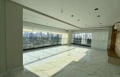 Imagem: O apartamento possui 3 Dormitórios, 5 Banheiros, 2 Vagas na