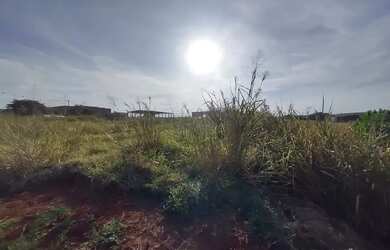 Imagem: O depósito possui 1 Vaga na garagem, 1m² de Área e está