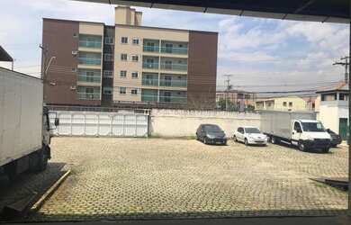 Imagem: Galpão próximo à BR-476 em espaço de 2.462m² no Jardim