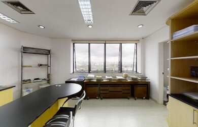 Imagem: O depósito possui 2 Vagas na garagem, 69m² de Área e está