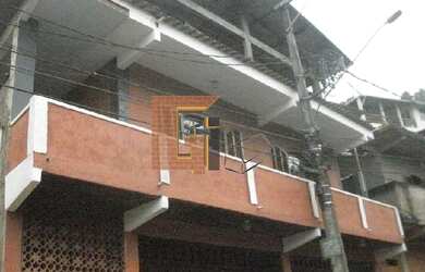 Imagem: A casa possui 3 Dormitórios, 2 Banheiros, 3 Vagas na garagem