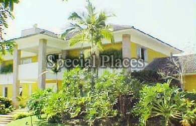 Imagem: A casa em condomínio possui 5 Dormitórios, 5 Banheiros, 3