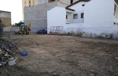 Imagem: O terreno possui 840m² de Área e está localizado em Centro