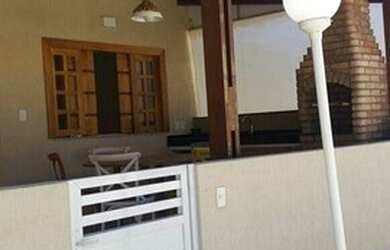 Imagem: A casa em condomínio possui 4 Dormitórios, 3 Banheiros, 2