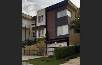 Imagem: A casa em condomínio possui 4 Dormitórios, 5 Banheiros, 4