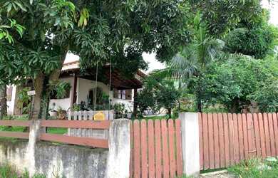 Imagem: A casa possui 3 Dormitórios, 2 Banheiros, 3 Vagas na garagem