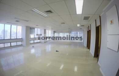 Imagem: O depósito possui 340m² de Área e está localizado em Centro