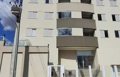 Imagem: O apartamento possui 3 Dormitórios, 1 Banheiro, 2 Vagas na