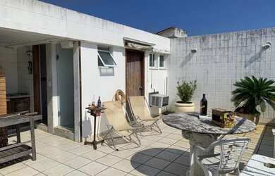 Imagem 4: Cobertura ampla vista livre com piscina e churrasqueira