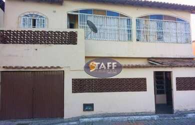 Imagem: A casa possui 5 Dormitórios, 4 Banheiros, 2 Vagas na garagem