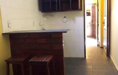 Imagem: A kitnet possui 2 Dormitórios, 1 Banheiro, 1 Vaga na garagem