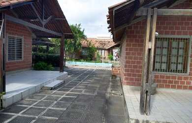 Imagem 8: M- LINDA CASA EM CONDOMINIO COM PISCINA COM 4 QTS E 3 BANHEIROS