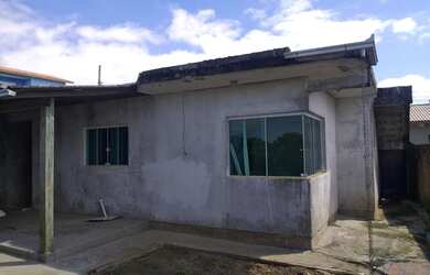 Imagem: A casa possui 2 Dormitórios, 1 Banheiro, 1 Vaga na garagem