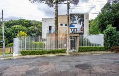 Imagem: A casa possui 3 Dormitórios, 5 Banheiros, 4 Vagas na garagem