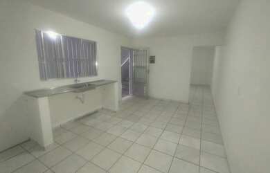 Imagem: A casa possui 1 Dormitório, 1 Banheiro, 45m² de Área e está