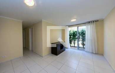 Imagem: O apartamento possui 3 Dormitórios, 1 Banheiro, 1 Vaga na garagem