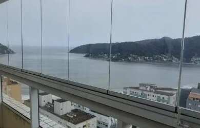 Imagem: O apartamento possui 3 Dormitórios, 1 Banheiro, 2 Vagas na