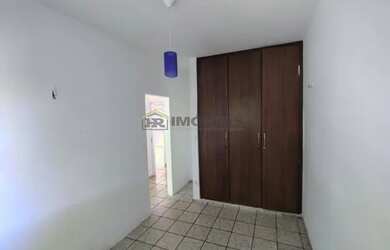 Imagem: A casa possui 4 Dormitórios, 2 Banheiros, 1 Vaga na garagem