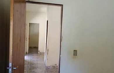 Imagem: A casa possui 2 Dormitórios, 1 Banheiro, 3 Vagas na garagem