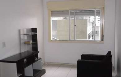 Imagem: O apartamento possui 1 Dormitório, 1 Banheiro, 29m² de Área