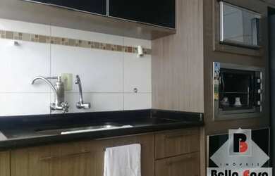 Imagem: O apartamento possui 2 Dormitórios, 1 Banheiro, 1 Vaga na garagem