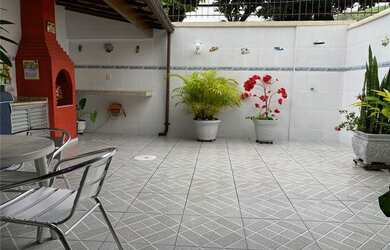 Imagem: A casa em condomínio possui 2 Dormitórios, 3 Banheiros, 2