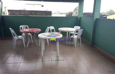 Imagem: A casa possui 3 Dormitórios, 3 Banheiros, 2 Vagas na garagem