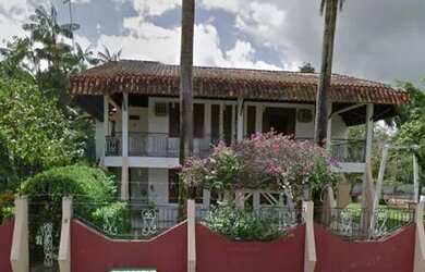 Imagem: A casa possui 5 Dormitórios, 5 Banheiros, 5 Vagas na garagem